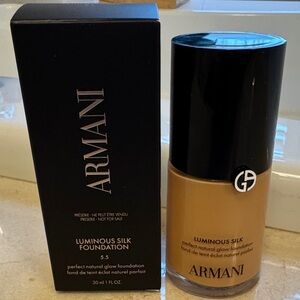 Giorgio Armani Luminous Silk Foundation 5.5 - Warm Beige